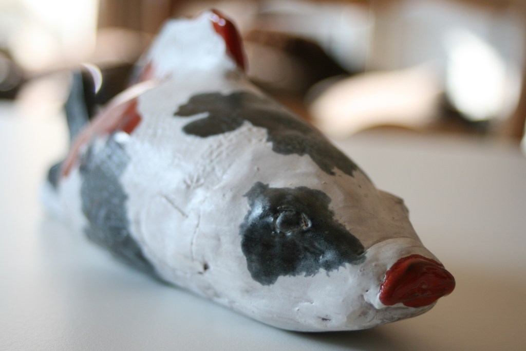 Ma carpe colorée avec son rouge à&nbsp;lèvre