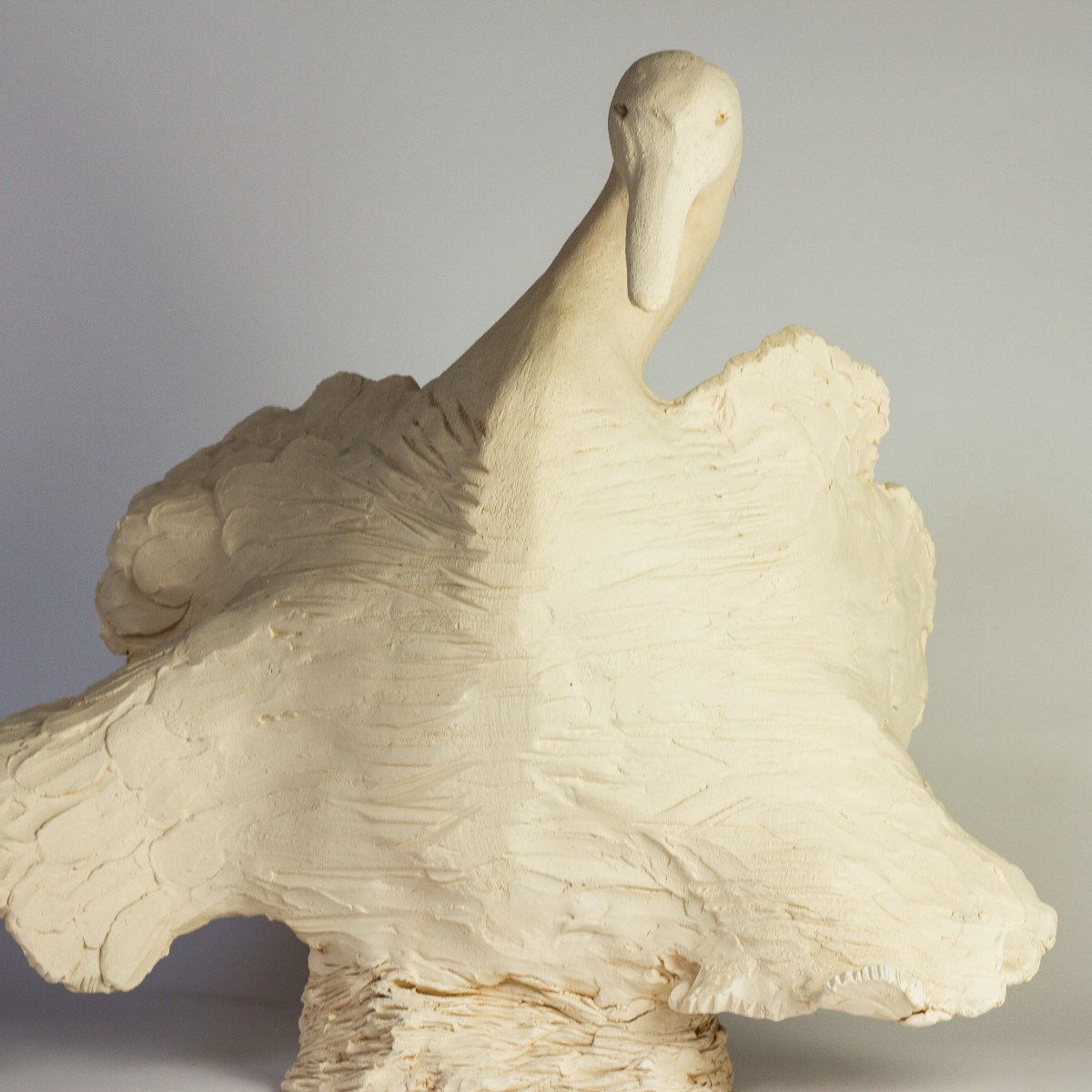 &laquo;&nbsp;L&rsquo;envol&nbsp;&raquo;, sculpture en terre&nbsp;blanche